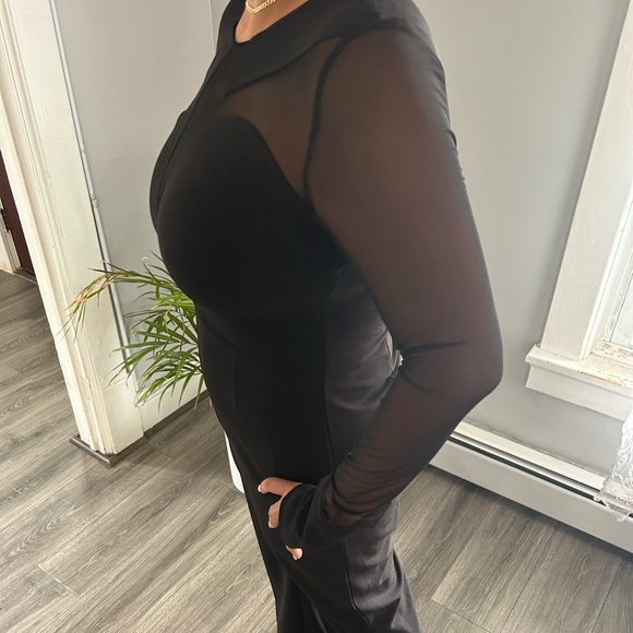 Abstract Black mesh and sequence, - Picture 2 of 3